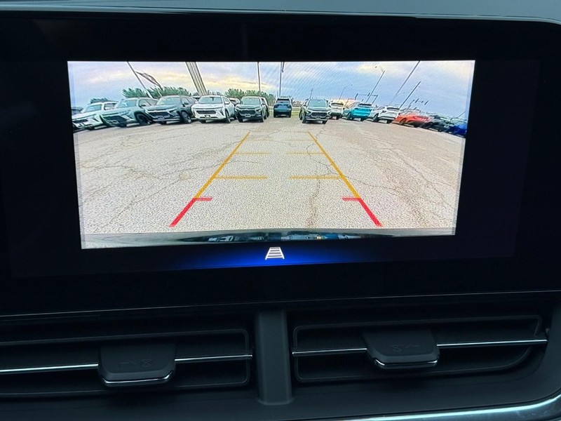 Chevrolet Trax Vehicle Full-screen Gallery Image 12