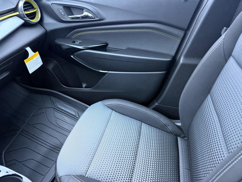 Chevrolet Trax Vehicle Full-screen Gallery Image 15