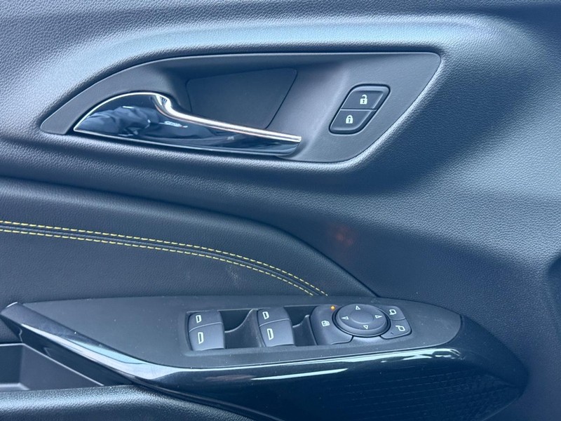 Chevrolet Trax Vehicle Full-screen Gallery Image 16