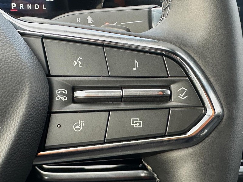 Chevrolet Equinox Vehicle Full-screen Gallery Image 9