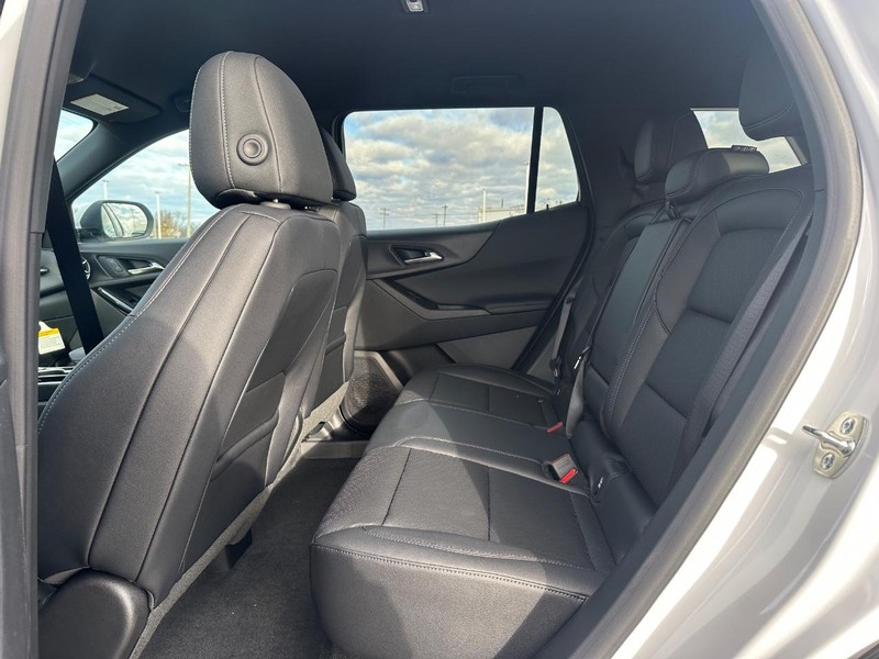 Chevrolet Equinox Vehicle Full-screen Gallery Image 5