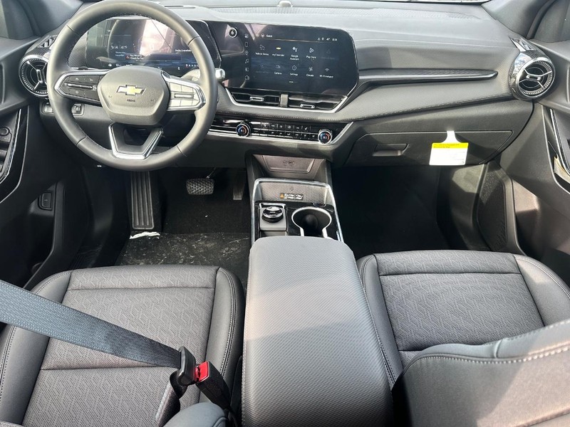 Chevrolet Equinox Vehicle Full-screen Gallery Image 6