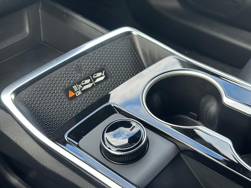 Chevrolet Equinox Vehicle Full-screen Gallery Image 14