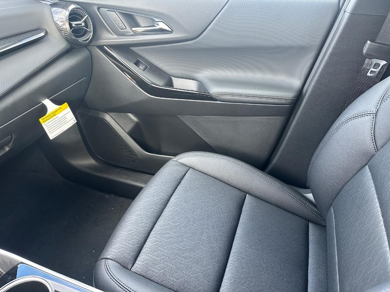 Chevrolet Equinox Vehicle Full-screen Gallery Image 15