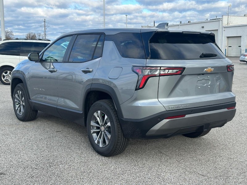 Chevrolet Equinox Vehicle Full-screen Gallery Image 3