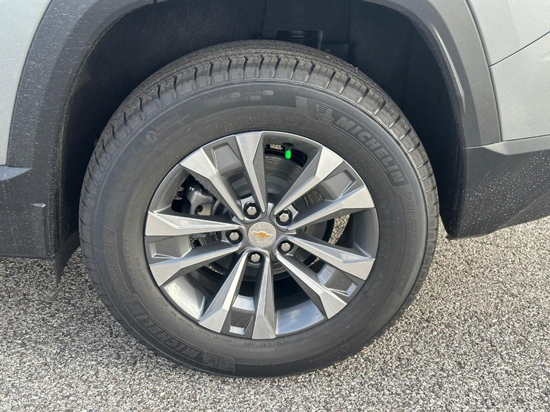 Chevrolet Equinox Vehicle Full-screen Gallery Image 4