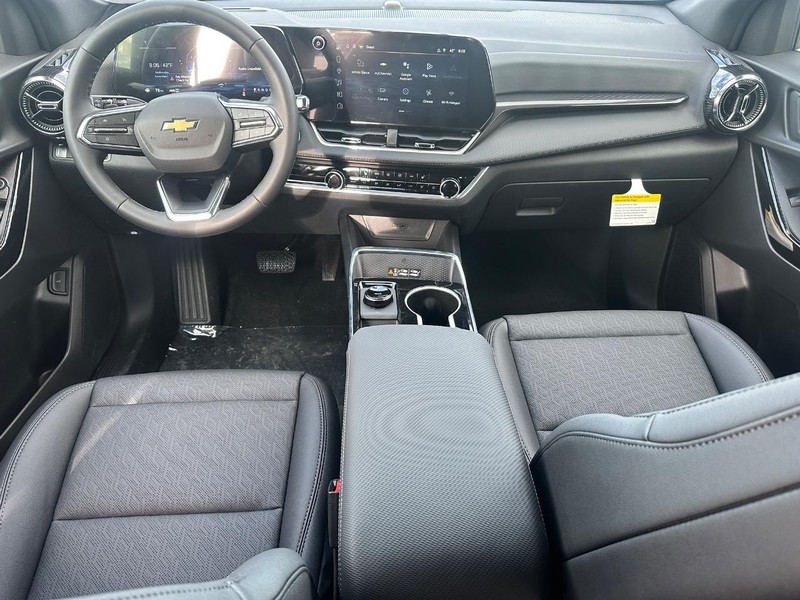 Chevrolet Equinox Vehicle Full-screen Gallery Image 6