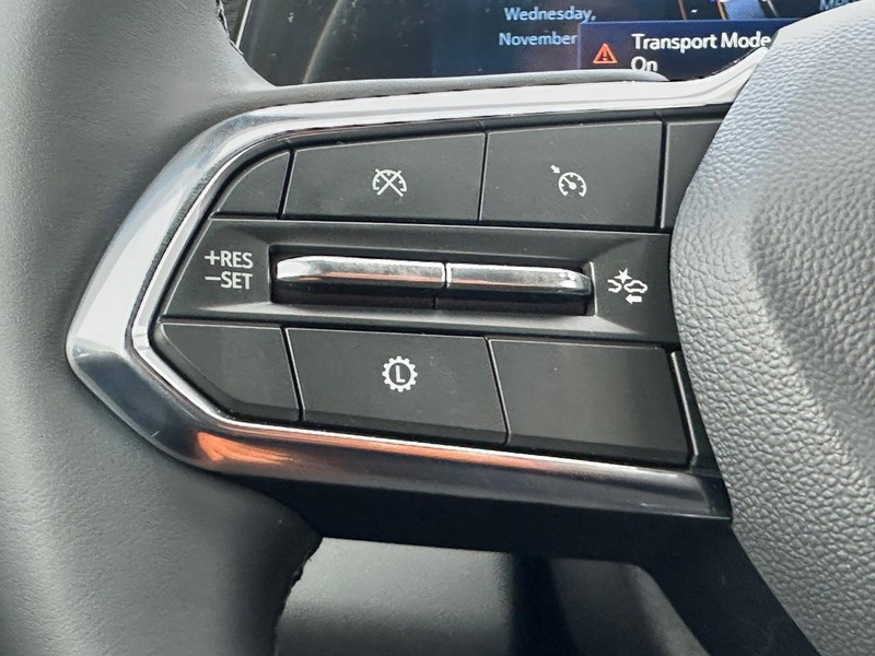 Chevrolet Equinox Vehicle Full-screen Gallery Image 8