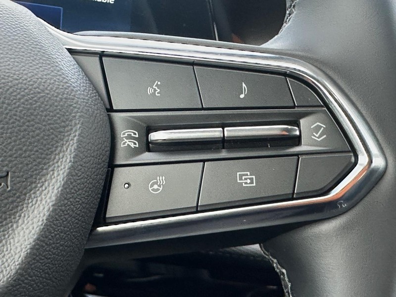 Chevrolet Equinox Vehicle Full-screen Gallery Image 9