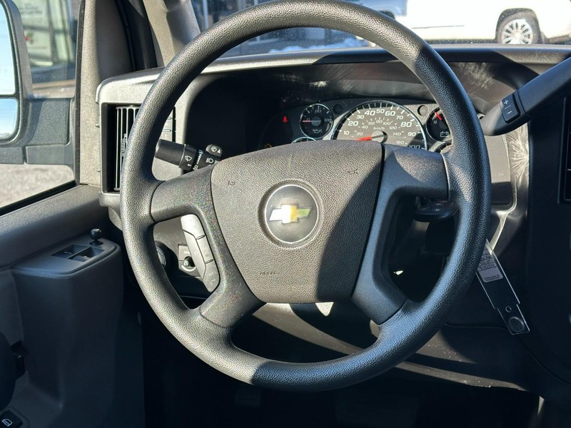 Chevrolet Express Passenger Vehicle Full-screen Gallery Image 13