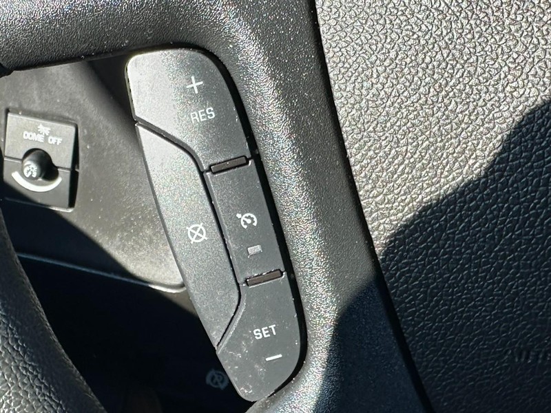 Chevrolet Express Passenger Vehicle Full-screen Gallery Image 19