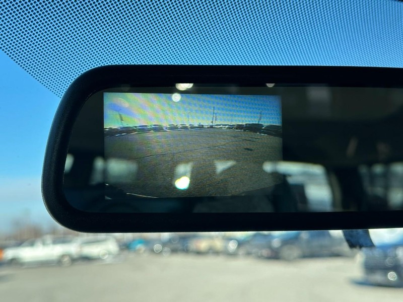 Chevrolet Express Passenger Vehicle Full-screen Gallery Image 21