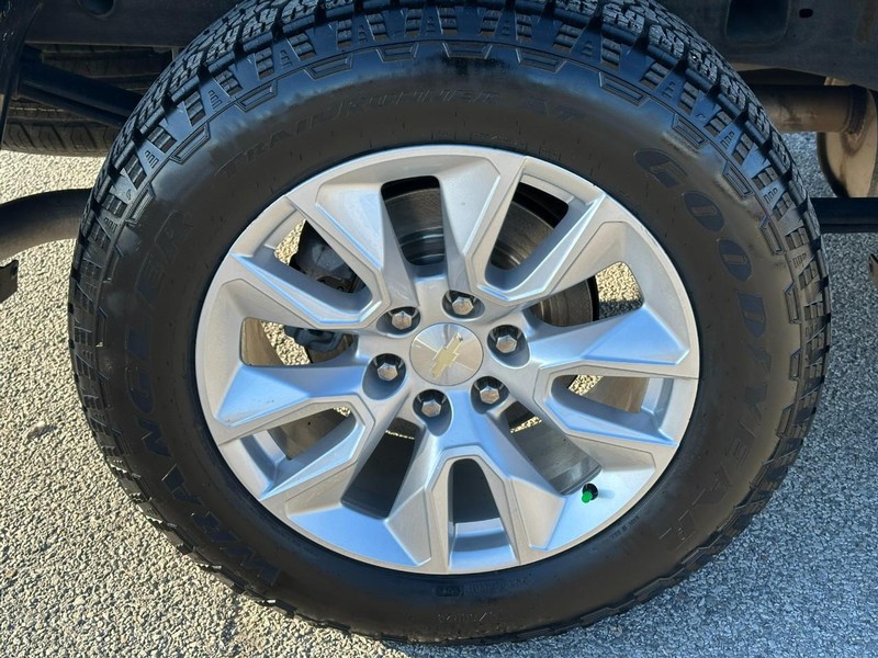 Chevrolet Silverado 1500 Vehicle Full-screen Gallery Image 7