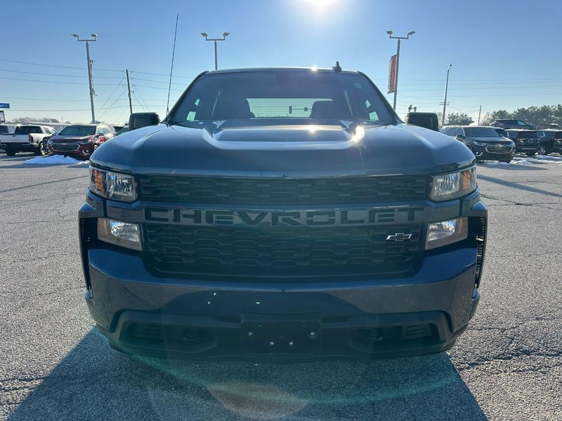 Chevrolet Silverado 1500 Vehicle Full-screen Gallery Image 9