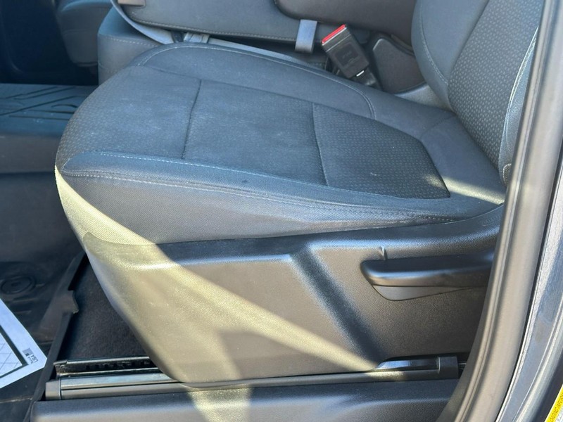 Chevrolet Silverado 1500 Vehicle Full-screen Gallery Image 17