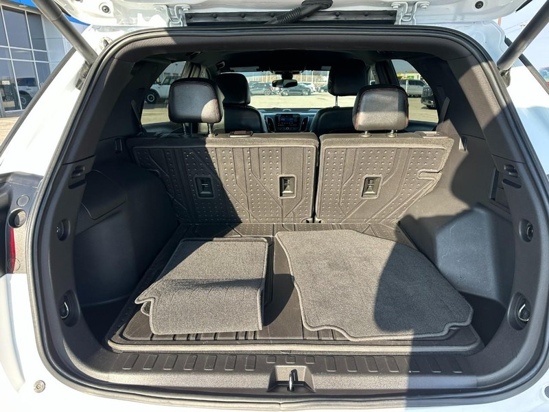 Chevrolet Equinox Vehicle Full-screen Gallery Image 05