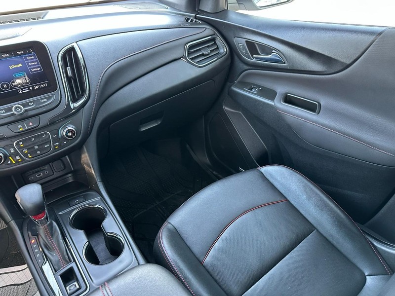 Chevrolet Equinox Vehicle Full-screen Gallery Image 15