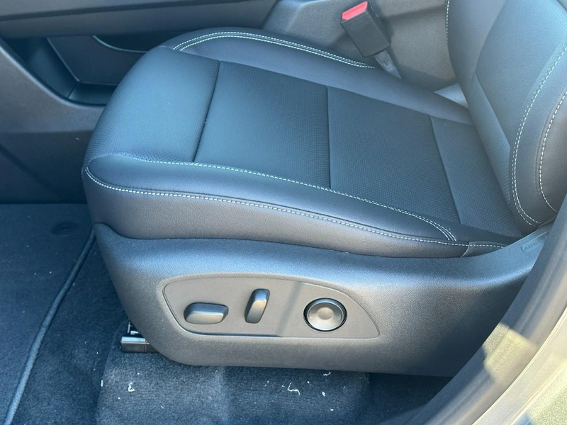 Chevrolet Traverse Vehicle Full-screen Gallery Image 11