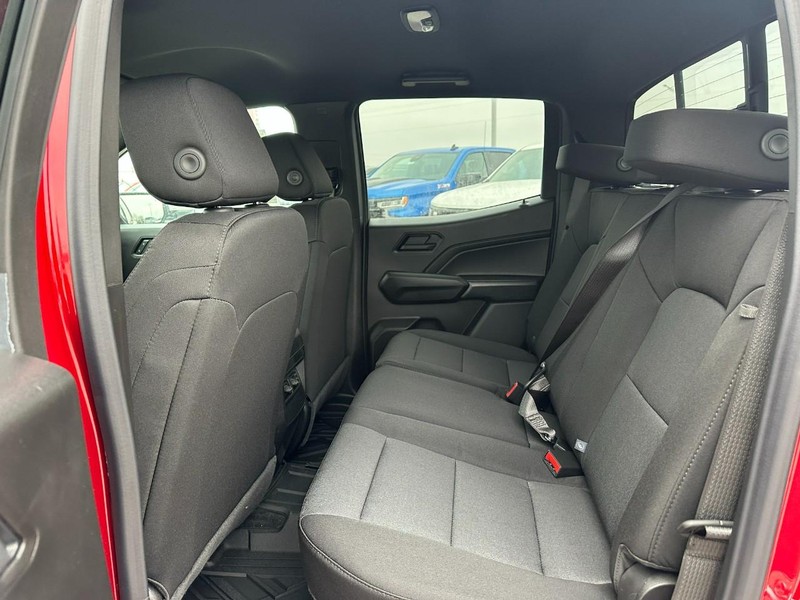 Chevrolet Colorado Vehicle Full-screen Gallery Image 4