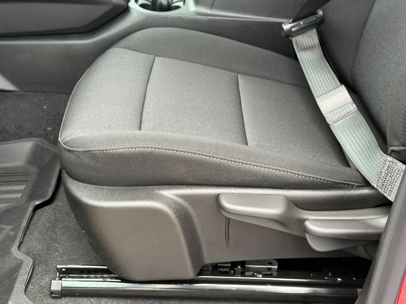 Chevrolet Colorado Vehicle Full-screen Gallery Image 10