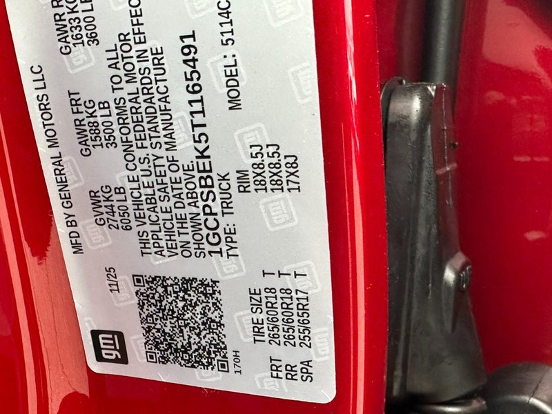 Chevrolet Colorado Vehicle Full-screen Gallery Image 14