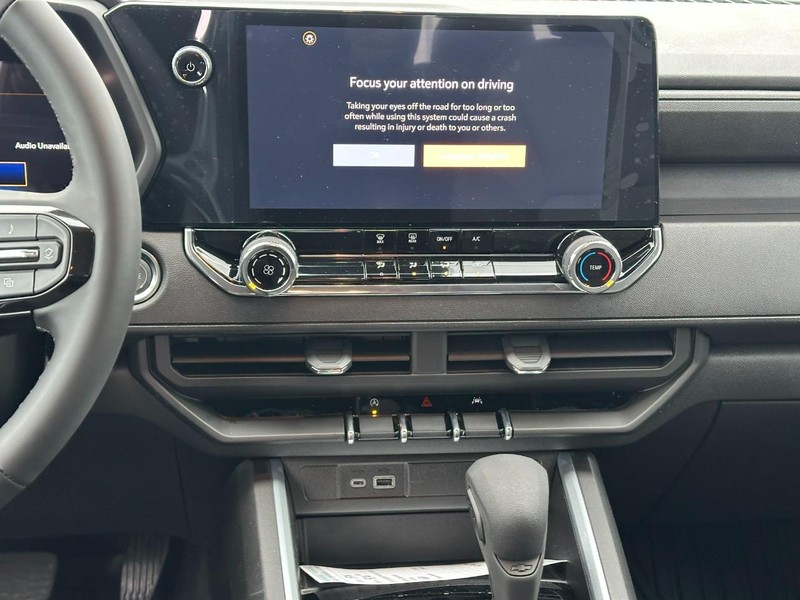 Chevrolet Colorado Vehicle Full-screen Gallery Image 7