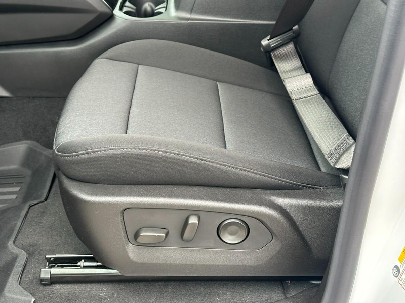 Chevrolet Colorado Vehicle Full-screen Gallery Image 10