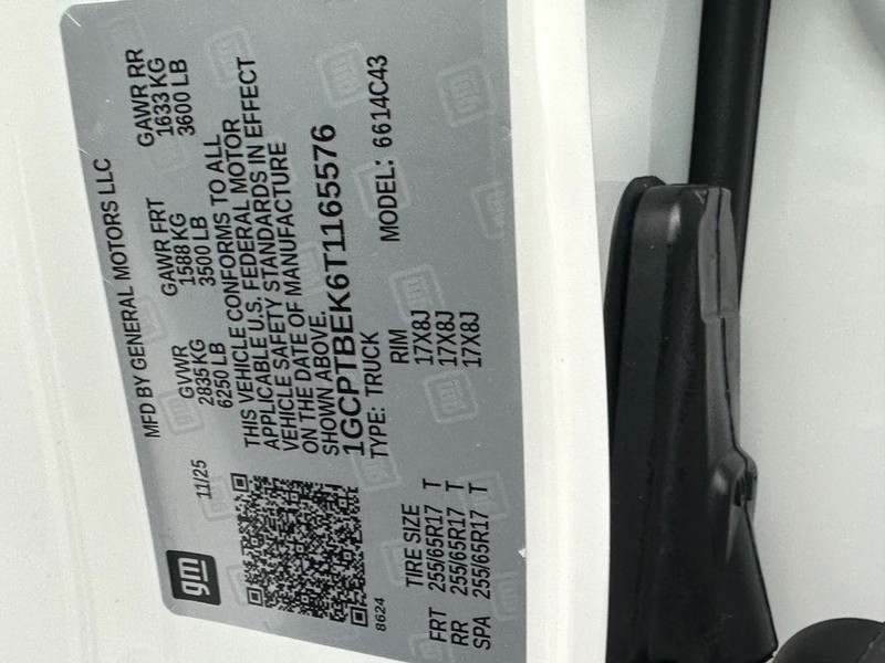 Chevrolet Colorado Vehicle Full-screen Gallery Image 14