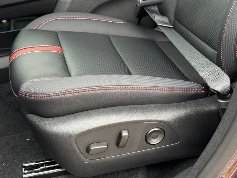 Chevrolet Traverse Vehicle Full-screen Gallery Image 20