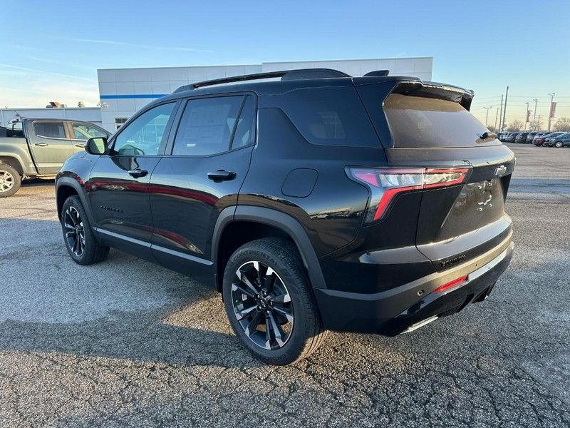 Chevrolet Equinox Vehicle Full-screen Gallery Image 3