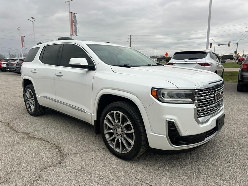 GMC Acadia Vehicle Full-screen Gallery Image 8