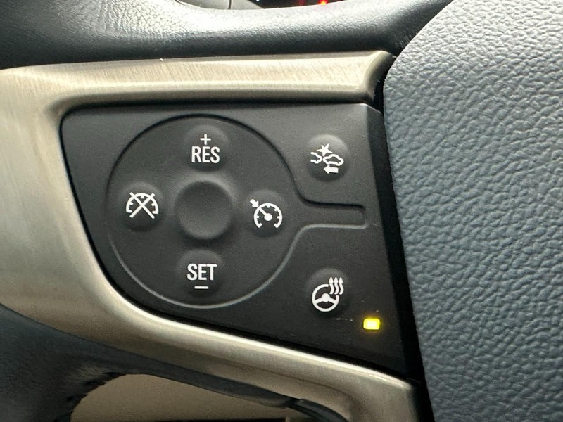 GMC Acadia Vehicle Full-screen Gallery Image 22