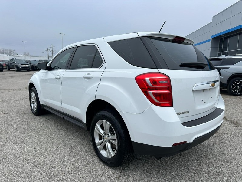Chevrolet Equinox Vehicle Full-screen Gallery Image 03