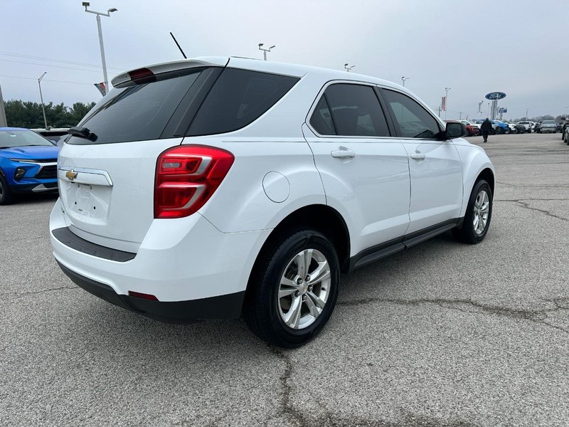 Chevrolet Equinox Vehicle Full-screen Gallery Image 06