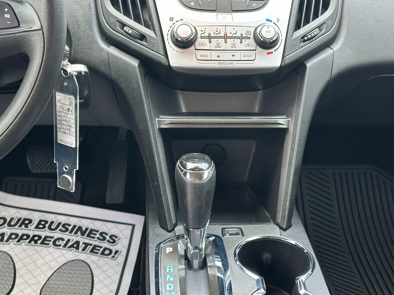 Chevrolet Equinox Vehicle Full-screen Gallery Image 14