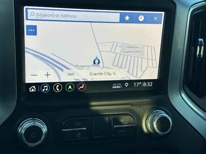 GMC Sierra 1500 Vehicle Full-screen Gallery Image 24