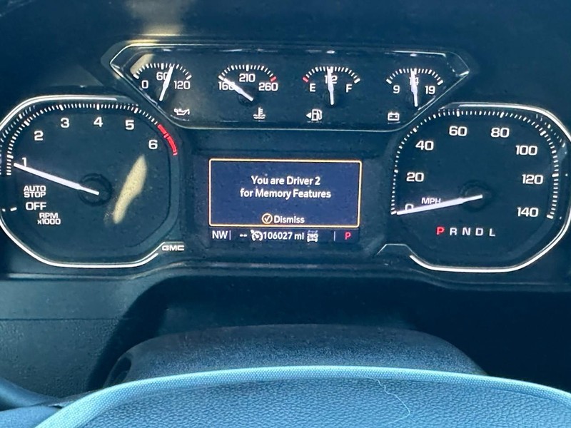 GMC Sierra 1500 Vehicle Full-screen Gallery Image 25