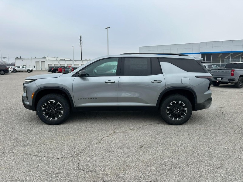 Chevrolet Traverse Vehicle Full-screen Gallery Image 2