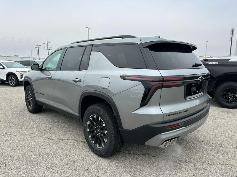 Chevrolet Traverse Vehicle Full-screen Gallery Image 3