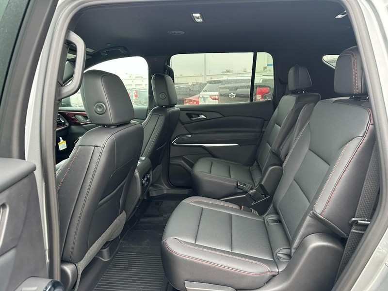 Chevrolet Traverse Vehicle Full-screen Gallery Image 4