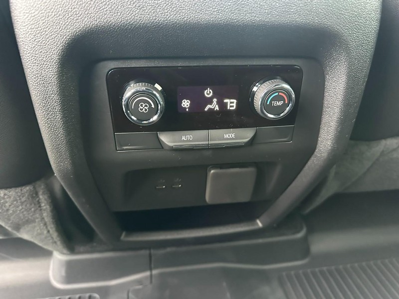 Chevrolet Traverse Vehicle Full-screen Gallery Image 6