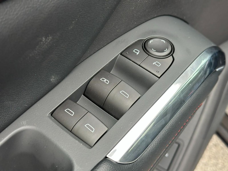 Chevrolet Traverse Vehicle Full-screen Gallery Image 11