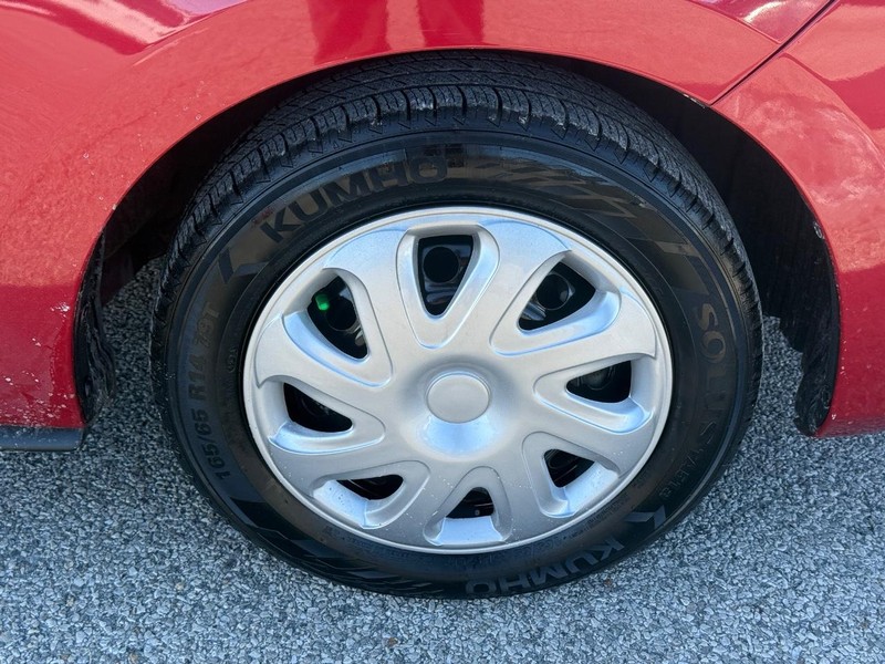 Mitsubishi Mirage Vehicle Full-screen Gallery Image 7