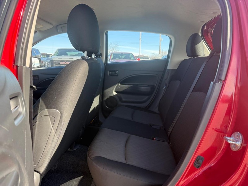 Mitsubishi Mirage Vehicle Full-screen Gallery Image 10