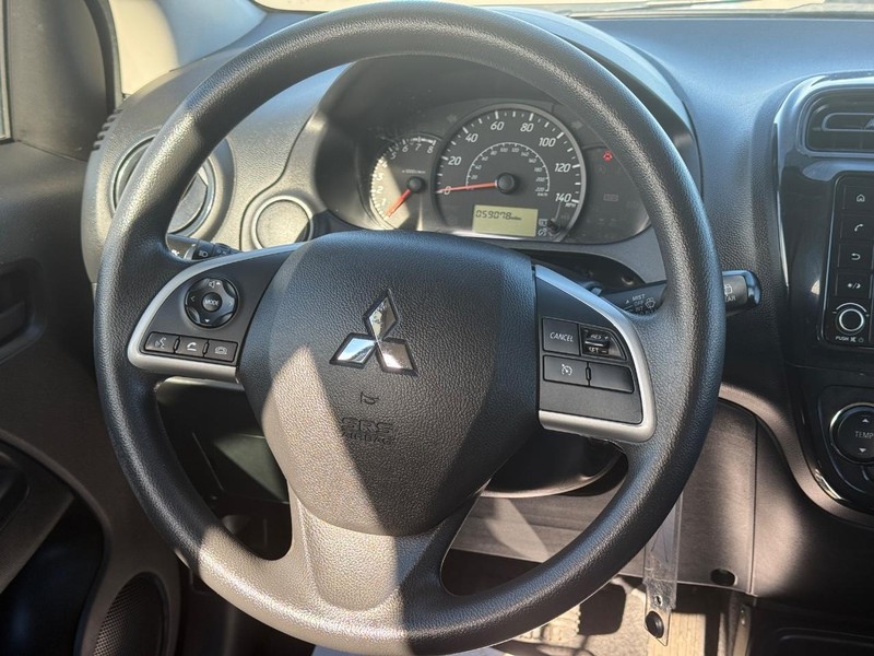 Mitsubishi Mirage Vehicle Full-screen Gallery Image 12