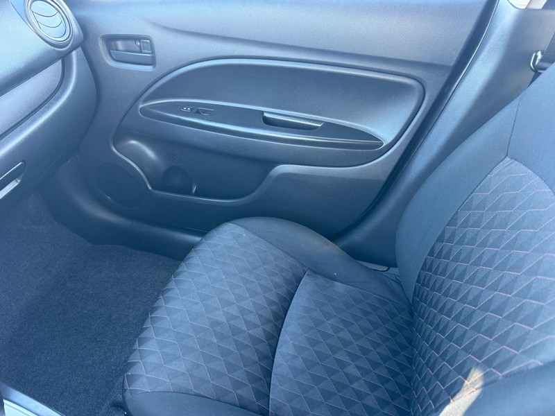 Mitsubishi Mirage Vehicle Full-screen Gallery Image 19