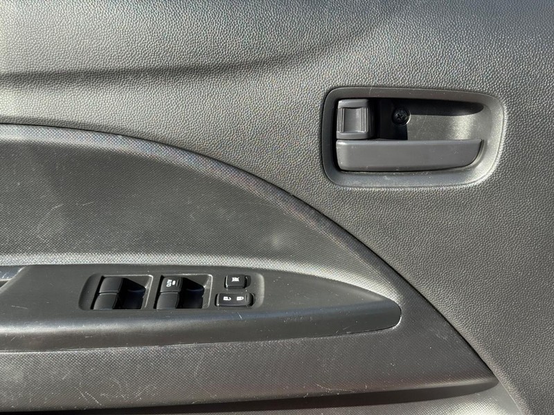 Mitsubishi Mirage Vehicle Full-screen Gallery Image 22