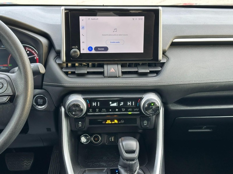 Toyota RAV4 Vehicle Full-screen Gallery Image 13