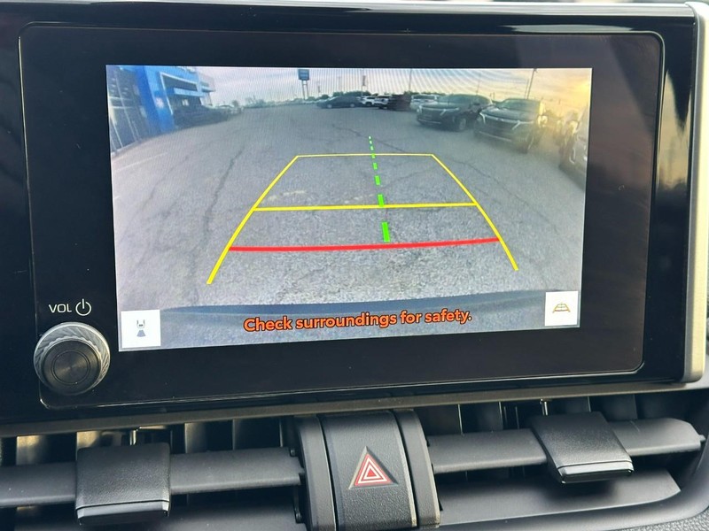 Toyota RAV4 Vehicle Full-screen Gallery Image 22