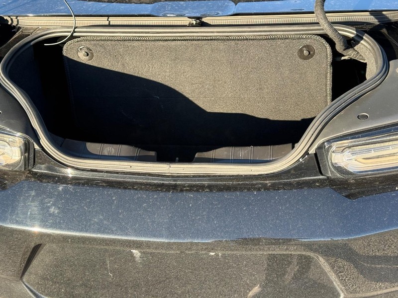 Chevrolet Camaro Vehicle Full-screen Gallery Image 06